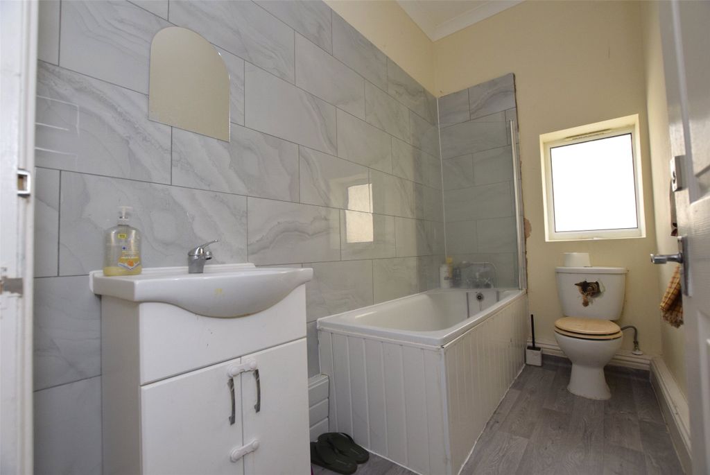 Property photo 3 of 7 Picture No. 04