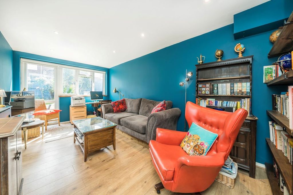 Property photo 2 of 6