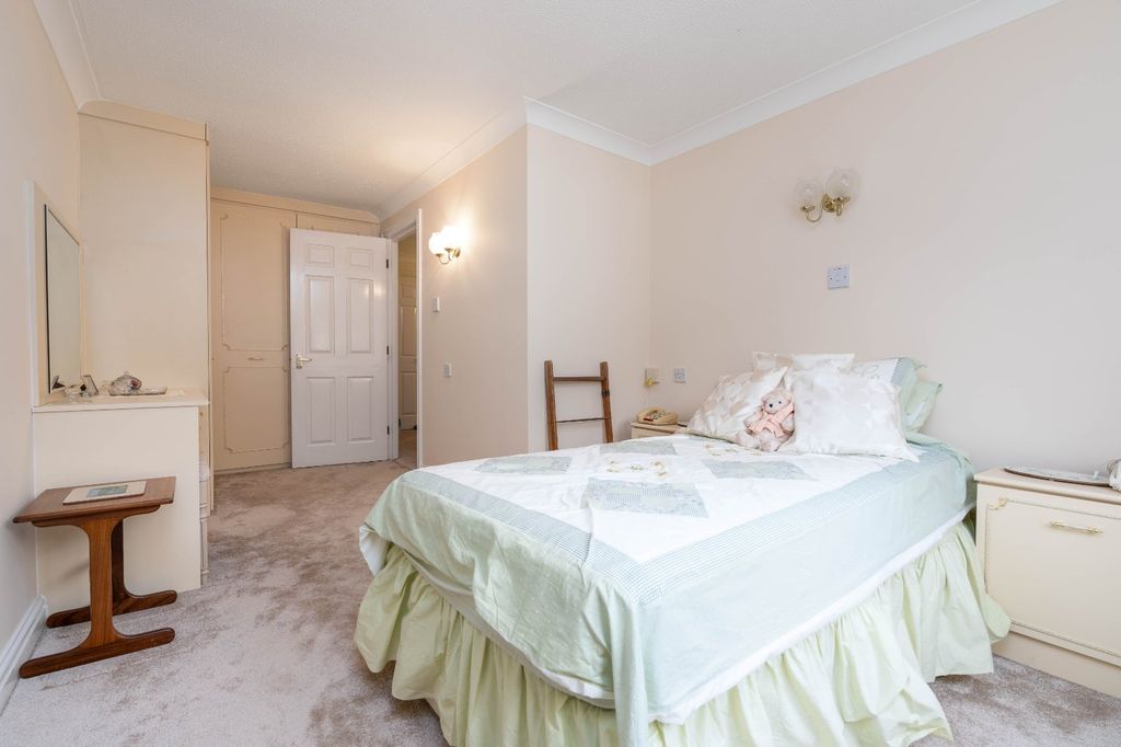 Property photo 3 of 12 Picture No. 11