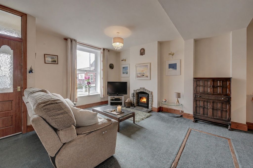 Property photo 2 of 25 4912233