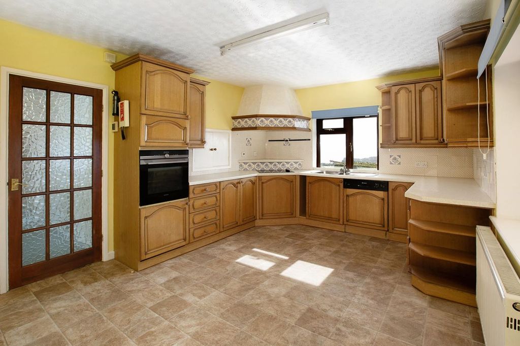 Property photo 3 of 26