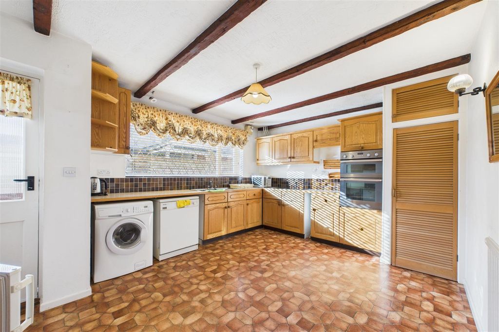 Property photo 2 of 29 Cam01894G0-Pr0218-Still023.Jpg