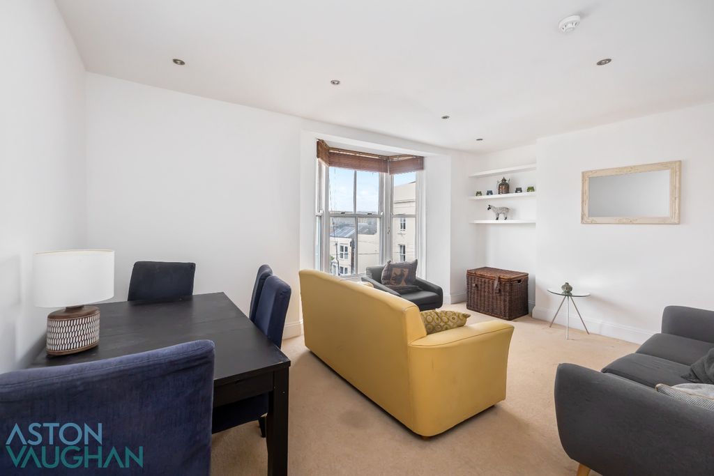 Property photo 3 of 14 4613182