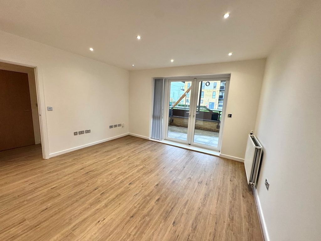 Property photo 3 of 6 Photo 5