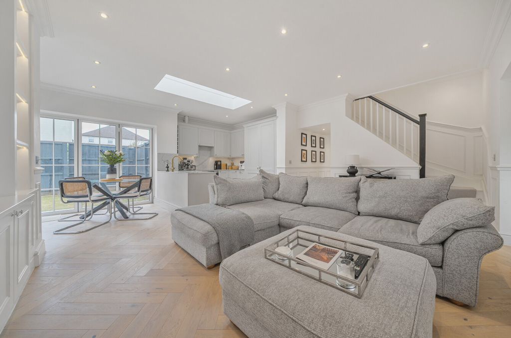 Property photo 1 of 22 1298827-15-683095...