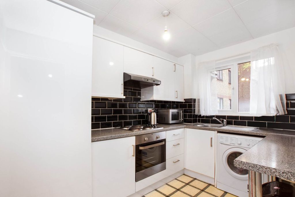 Property photo 3 of 8