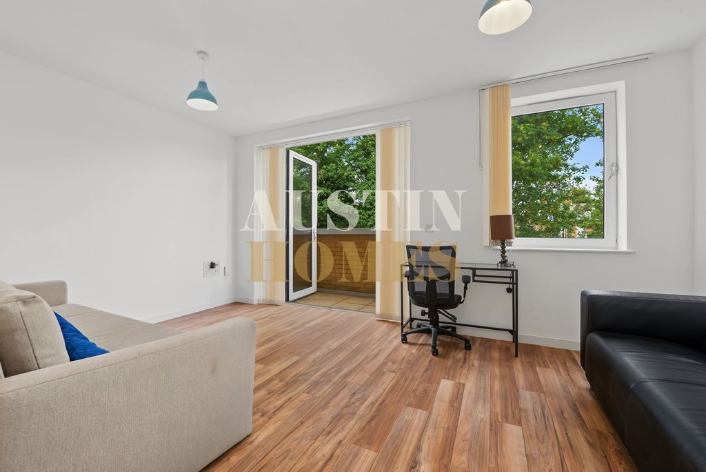 Property photo 3 of 12