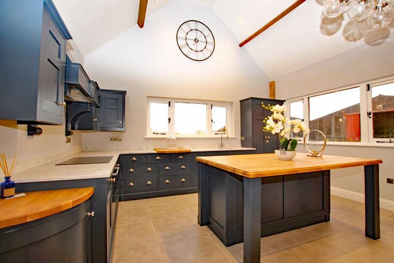 Property photo 3 of 23 Breakfast Kitchen