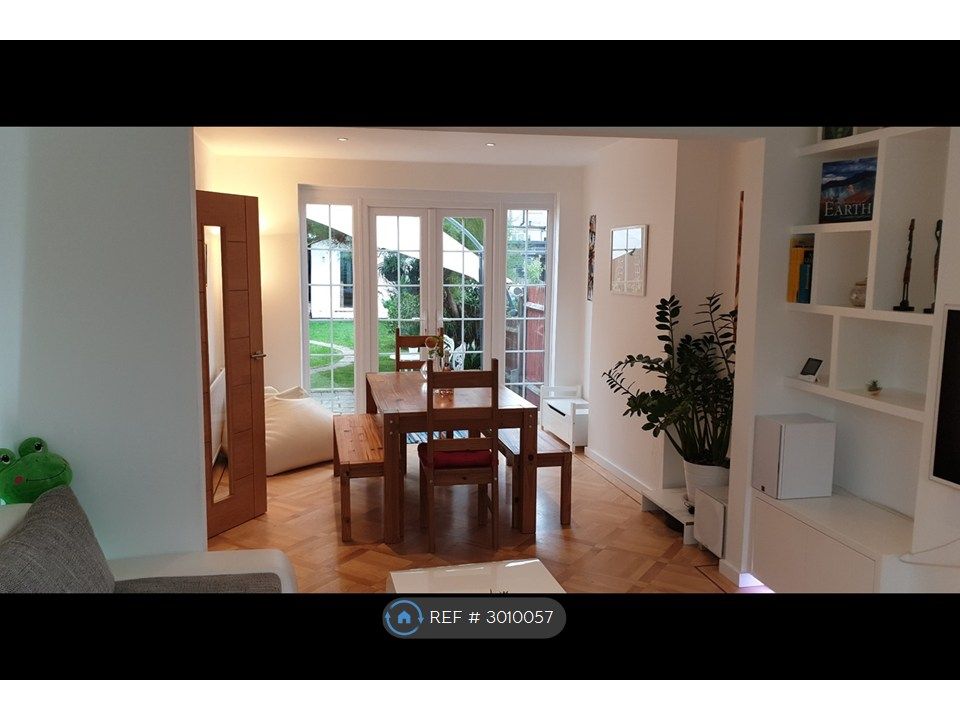 Property photo 3 of 12 Dining