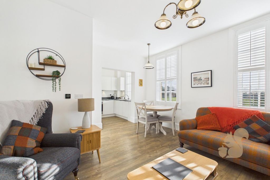 Property photo 2 of 19 Cam01659G0-Pr0686-Still014.Jpg