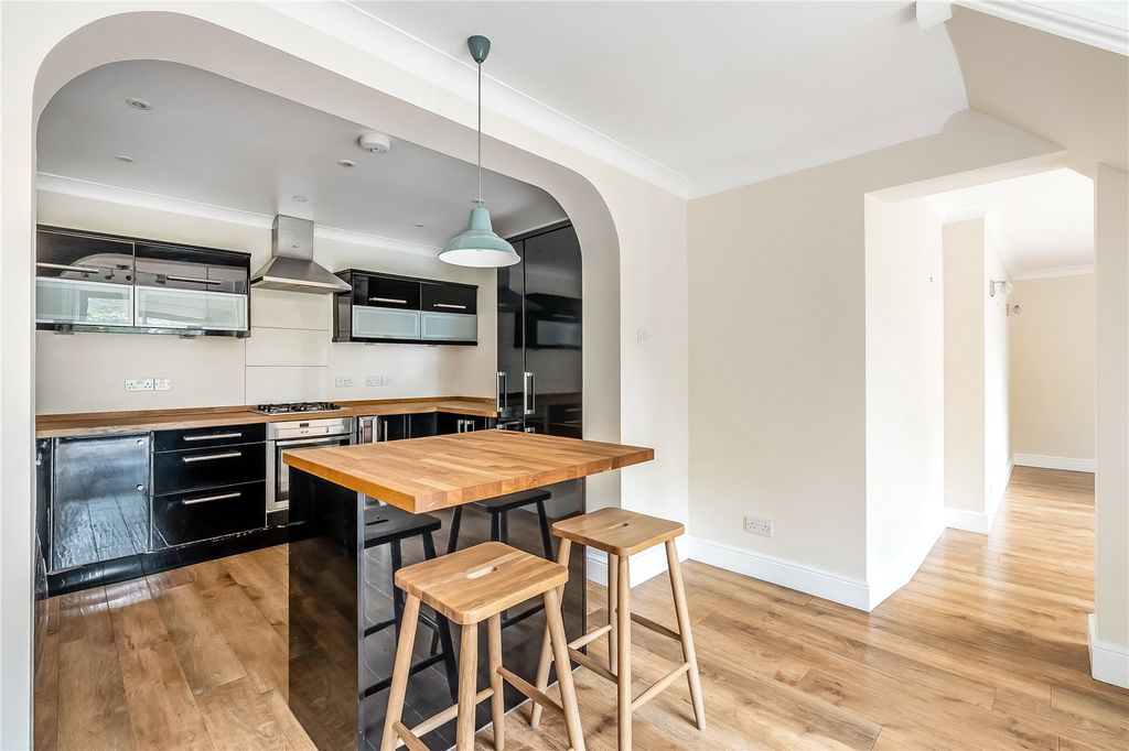 Additional image 16 of 3 bed flat for saleEastcroft Court, Albury Road, Guildford, Surrey GU1