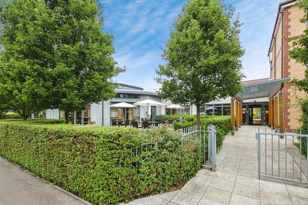Property photo 1 of 17 Photography
