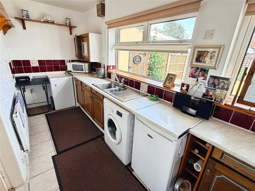 Property photo 3 of 23 Kitchen
