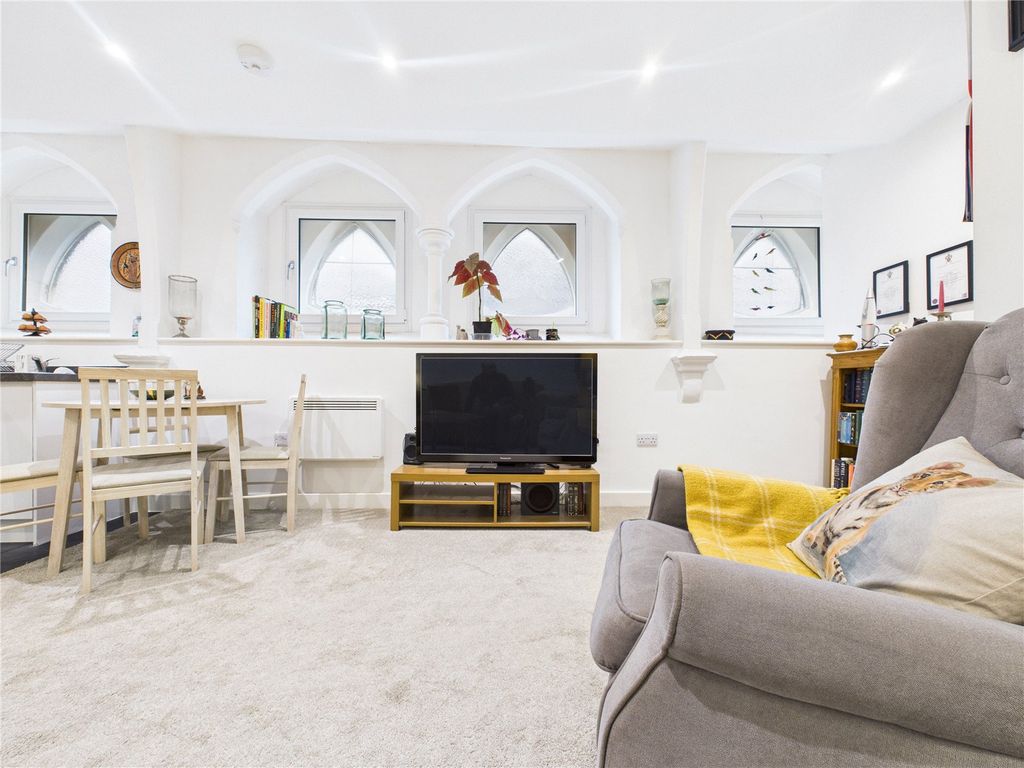 Property photo 1 of 17 Picture No. 06