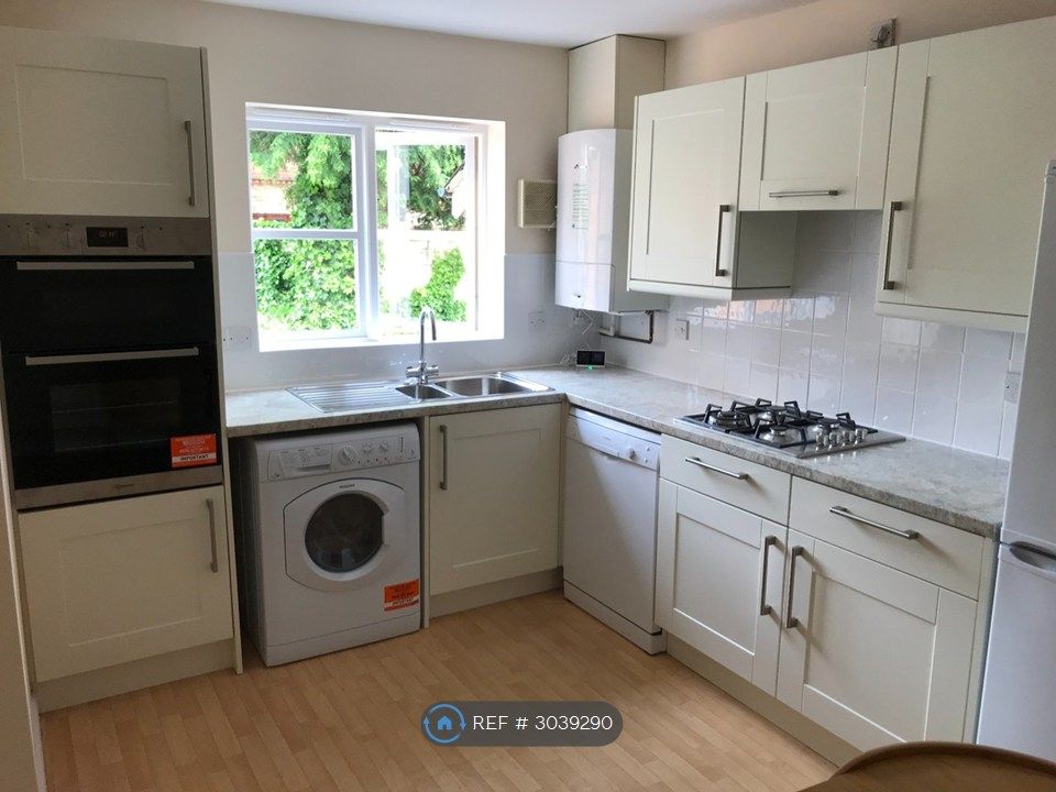 Property photo 3 of 10 Kitchen View 2
