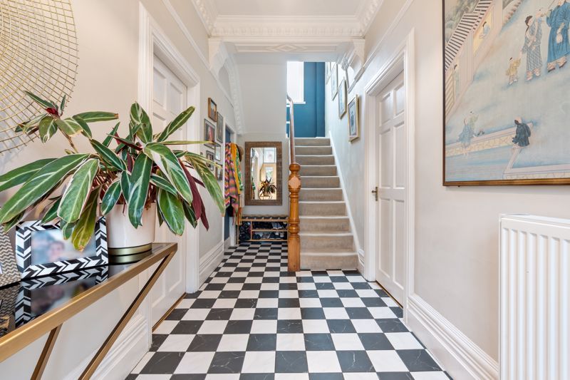 Property photo 3 of 25 Perth House, 27 Falkland Drive