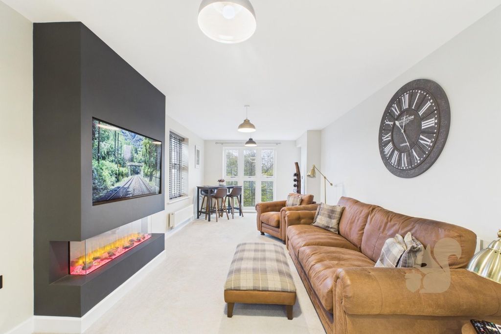 Property photo 2 of 15 Cam01659G0-Pr0644-Still014.Jpg