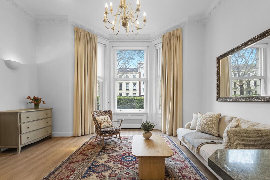 Property photo 2 of 9 Living Room