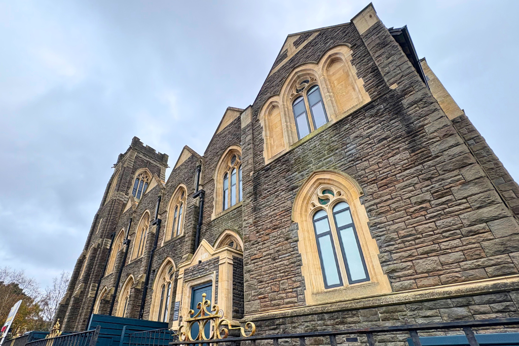 Property photo 2 of 21