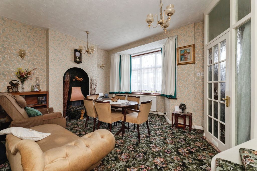 Property photo 2 of 17 Photography