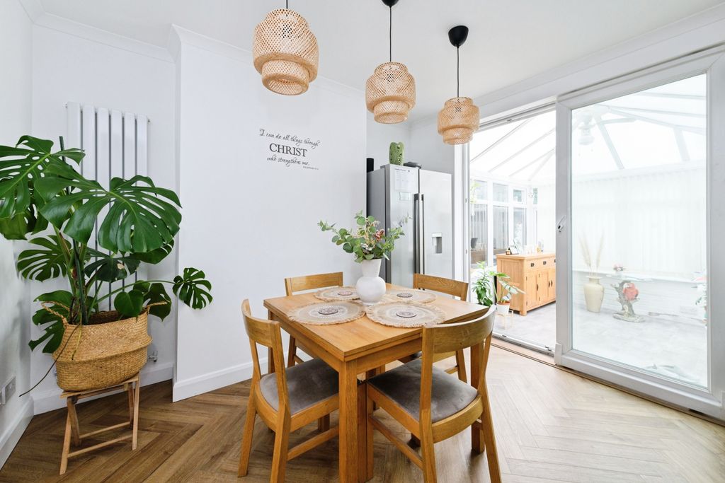 Property photo 2 of 19 Dining Area