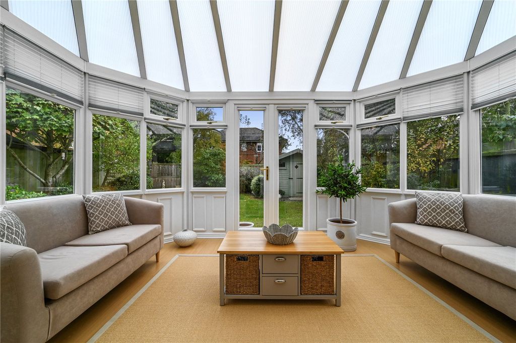 Property photo 3 of 21 Conservatory