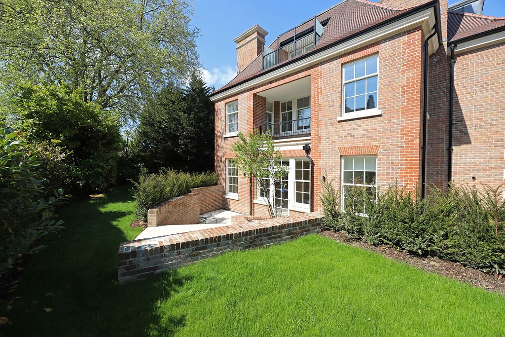 Property photo 3 of 21