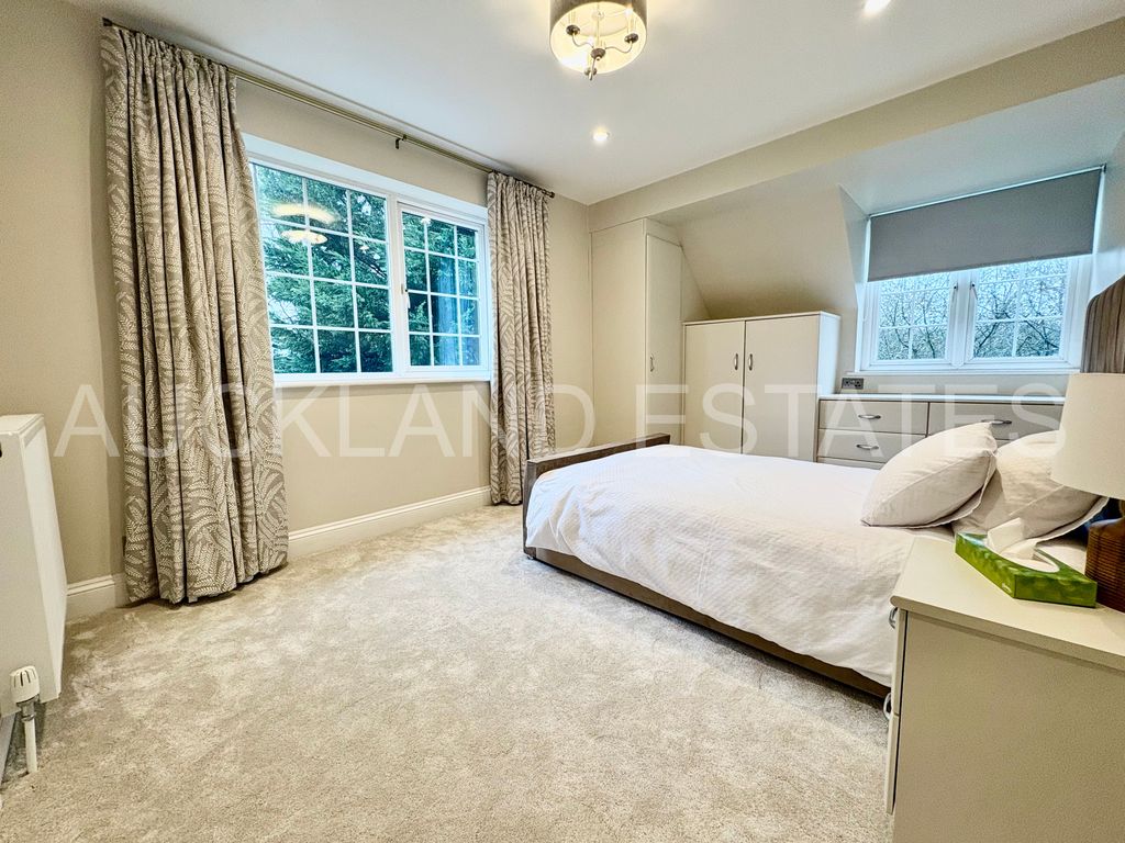 Additional image 31 of 5 bed detached house for saleFoxes Lane, Brookmans Park AL9
