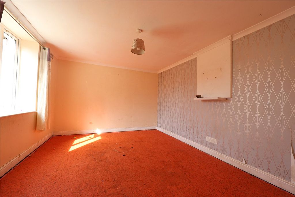 Property photo 3 of 19 Picture No. 01