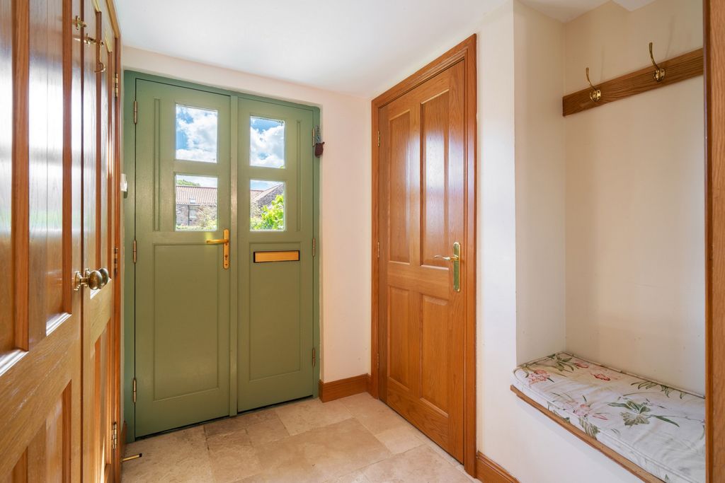 Property photo 3 of 41 Photo 21