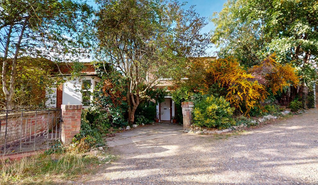 Property photo 1 of 24