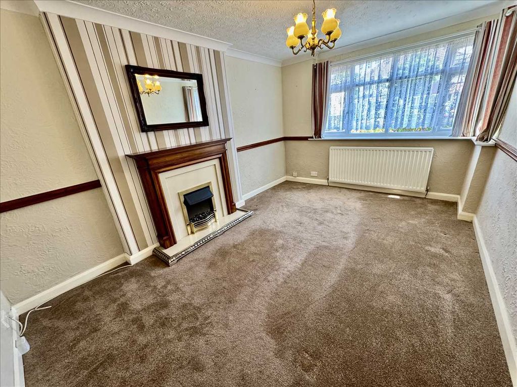 Property photo 2 of 11 Lounge