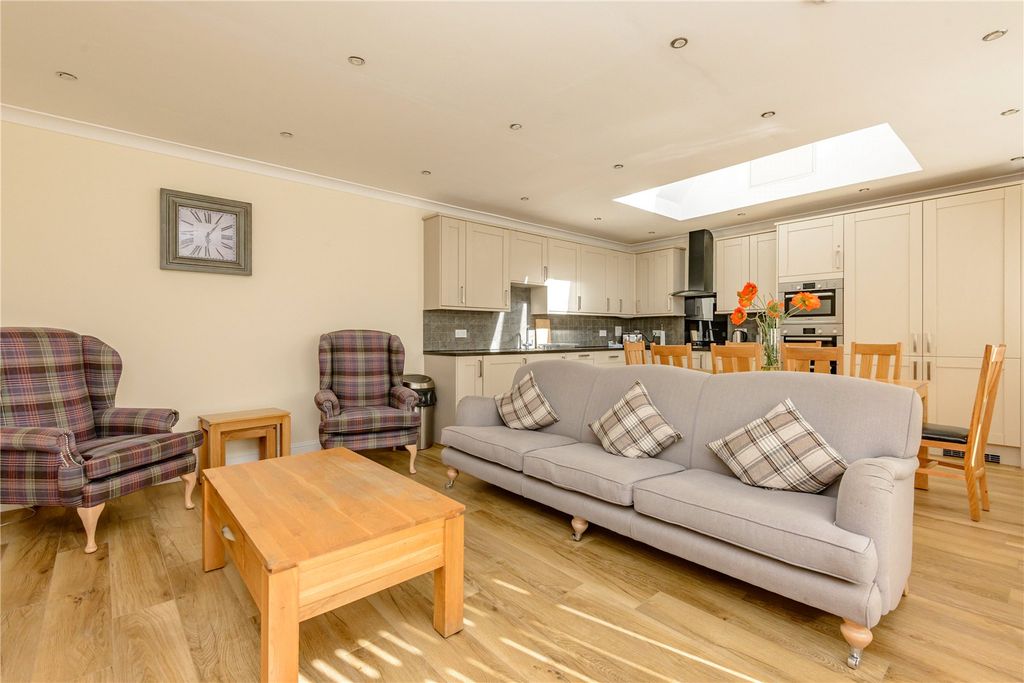 Property photo 3 of 19 Picture No. 09