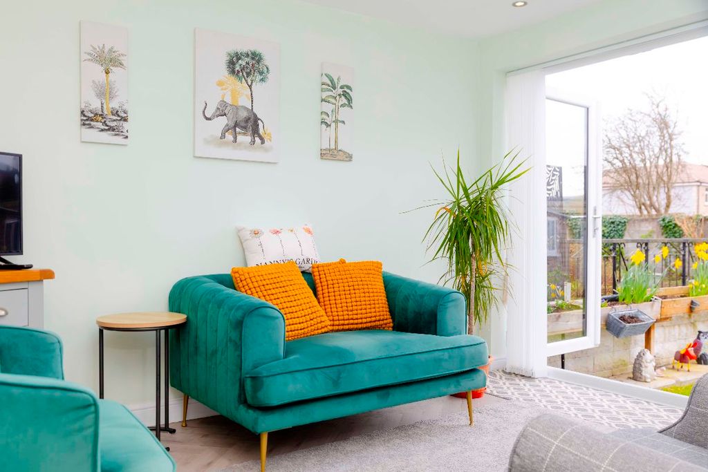 Property photo 2 of 37