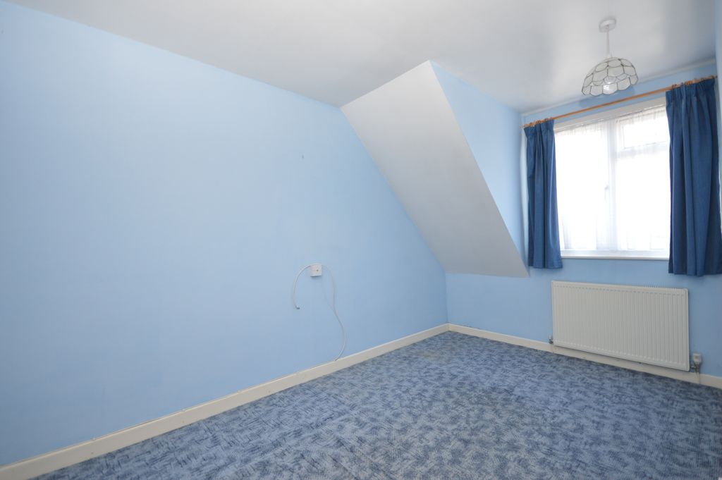 Property photo 3 of 9 Bedroom