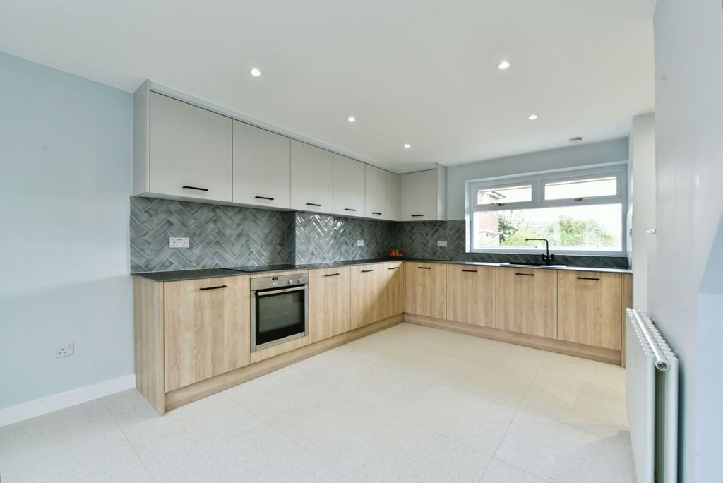 Property photo 2 of 17 Pbox-Img.Jpg