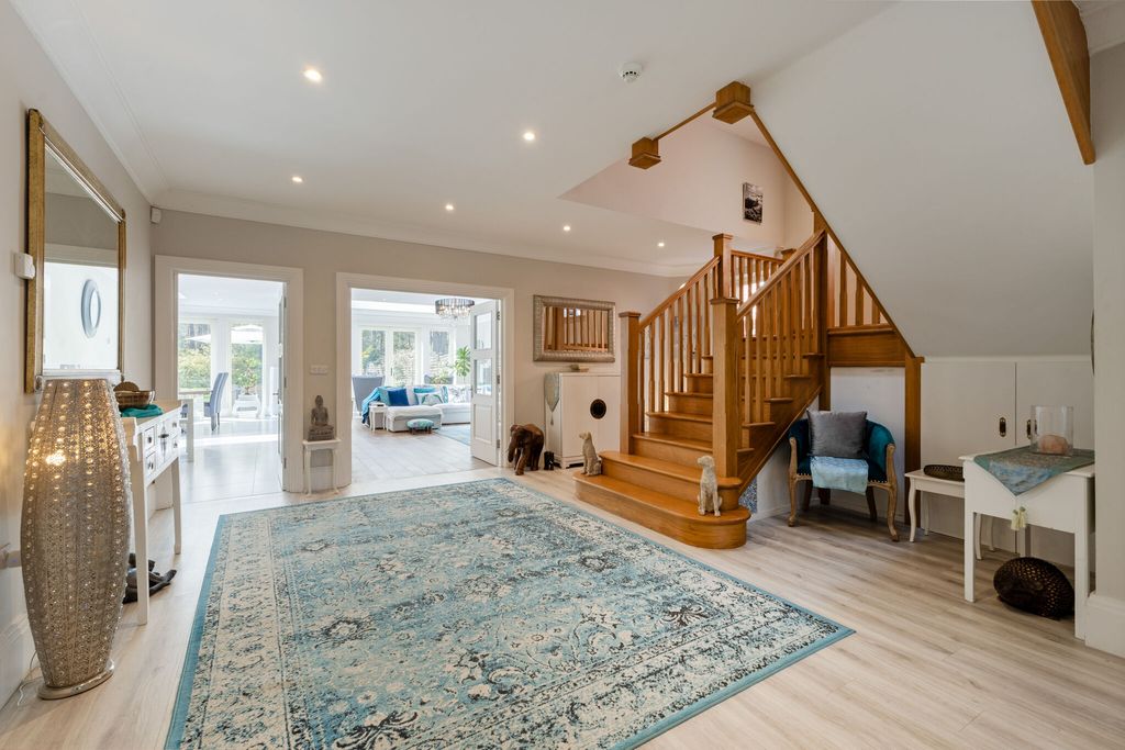 Property photo 3 of 21