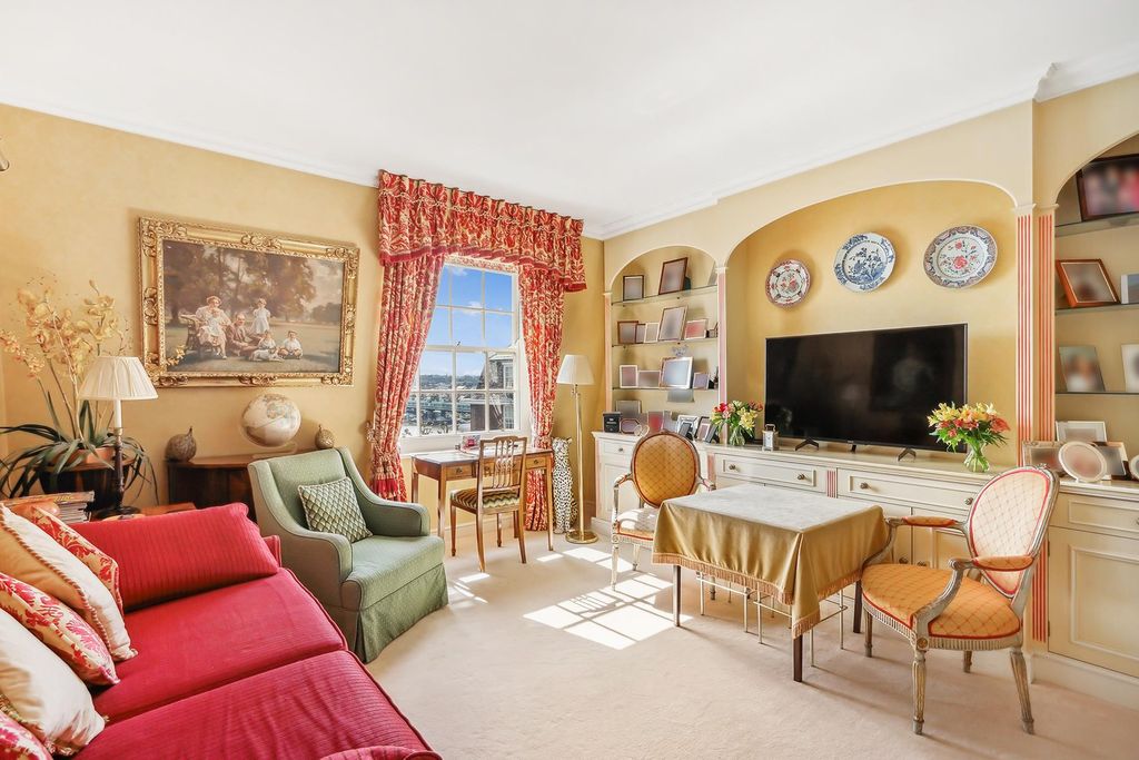 Property photo 2 of 13 Image