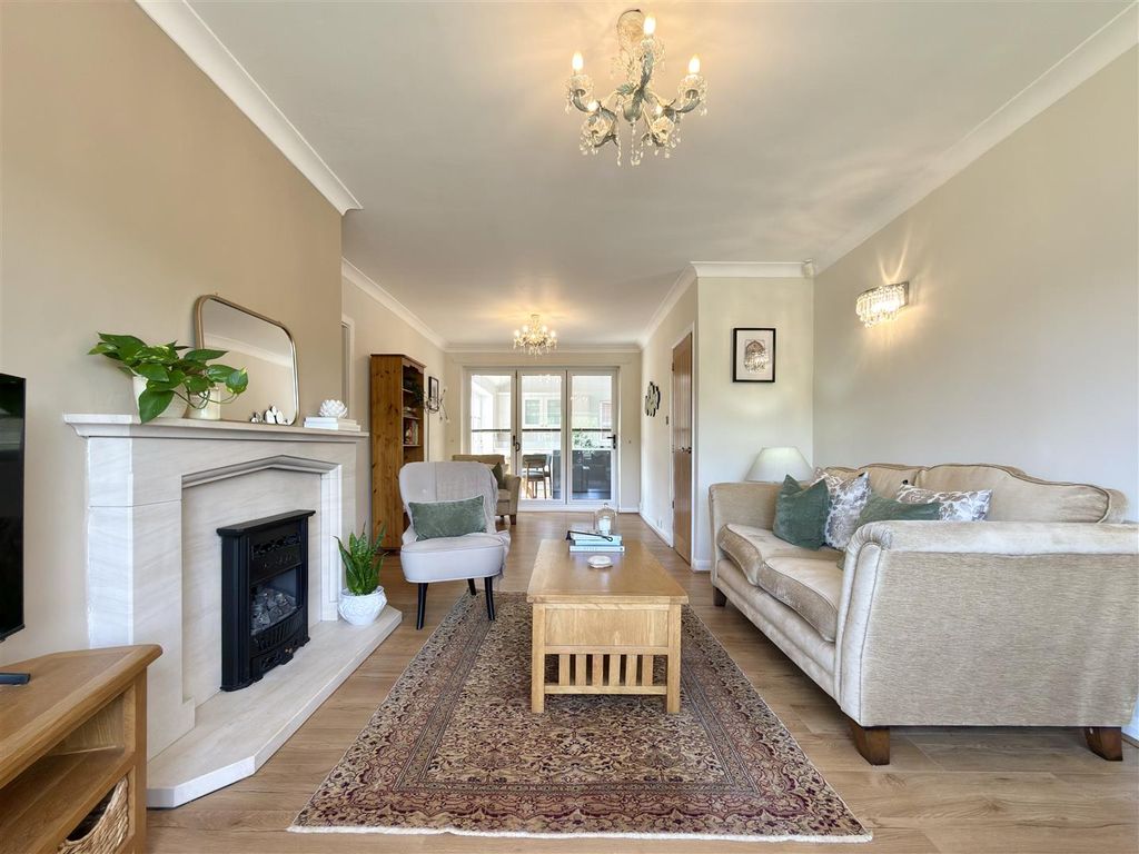 Property photo 2 of 34