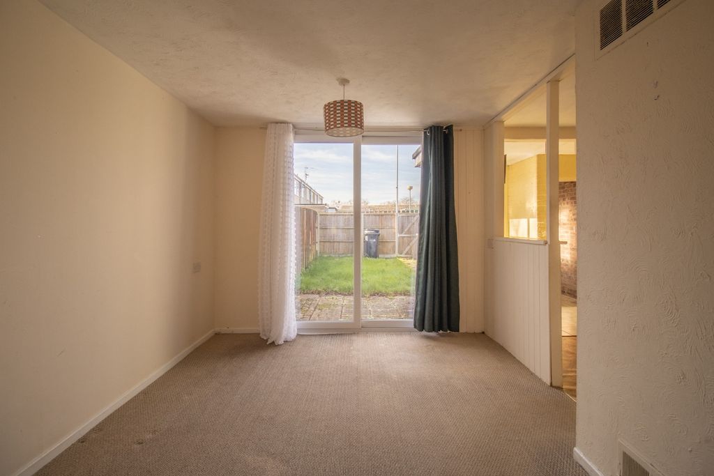 Property photo 3 of 17 4903183