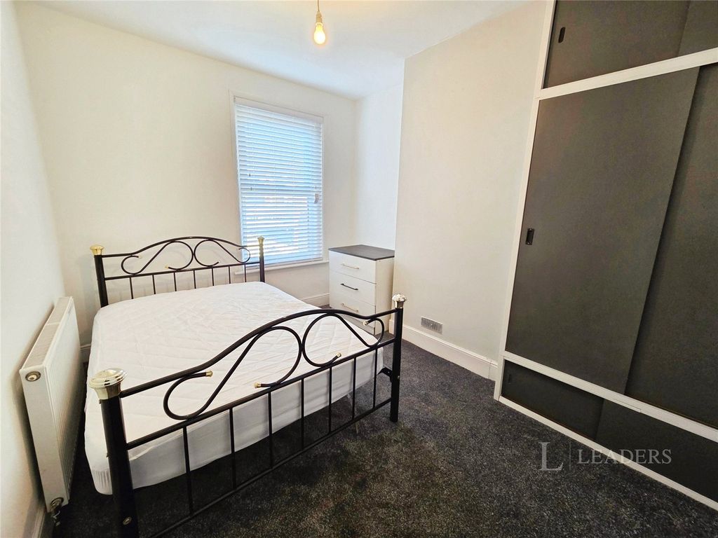 Property photo 2 of 5 Picture No. 05
