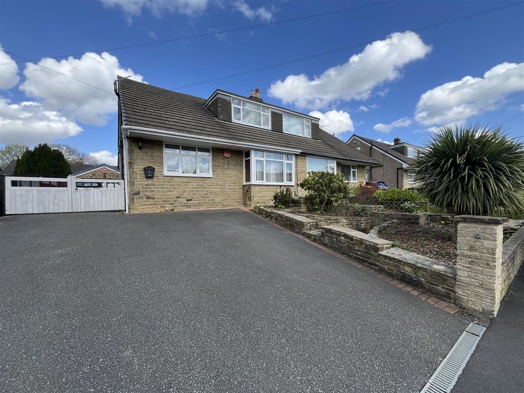 Property photo 1 of 18 External