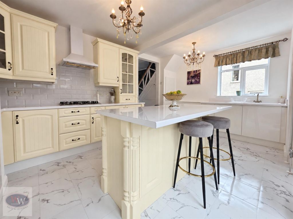 Property photo 2 of 29 Kitchen 2.Png