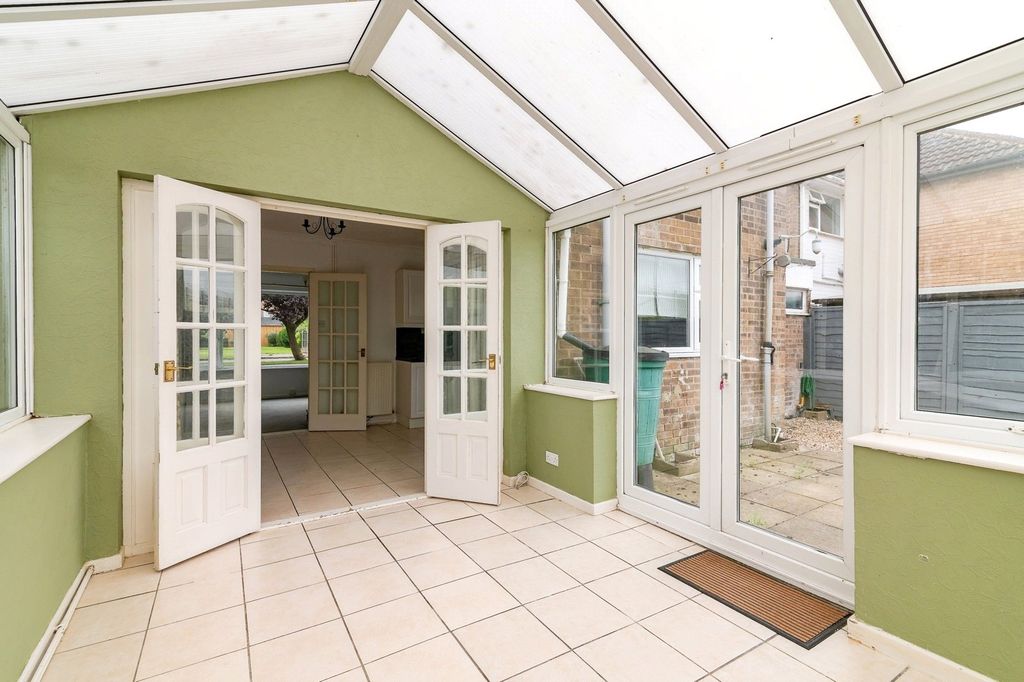 Property photo 3 of 17 Conservatory