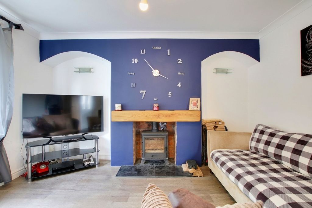 Property photo 2 of 45