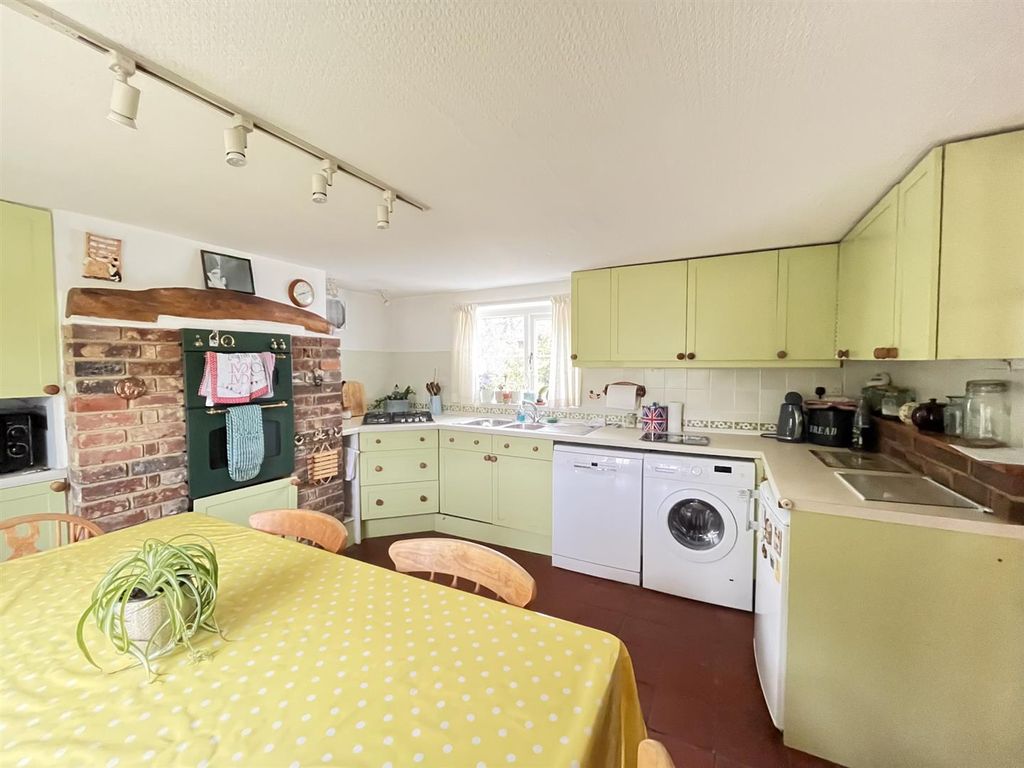Property photo 2 of 22