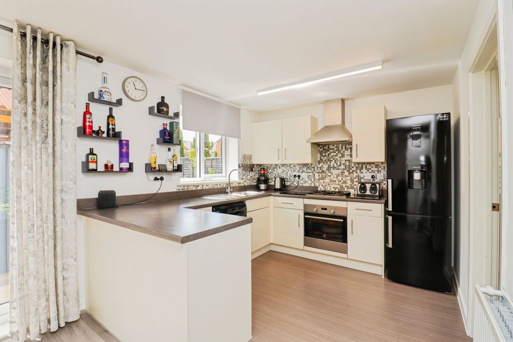 Property photo 2 of 17