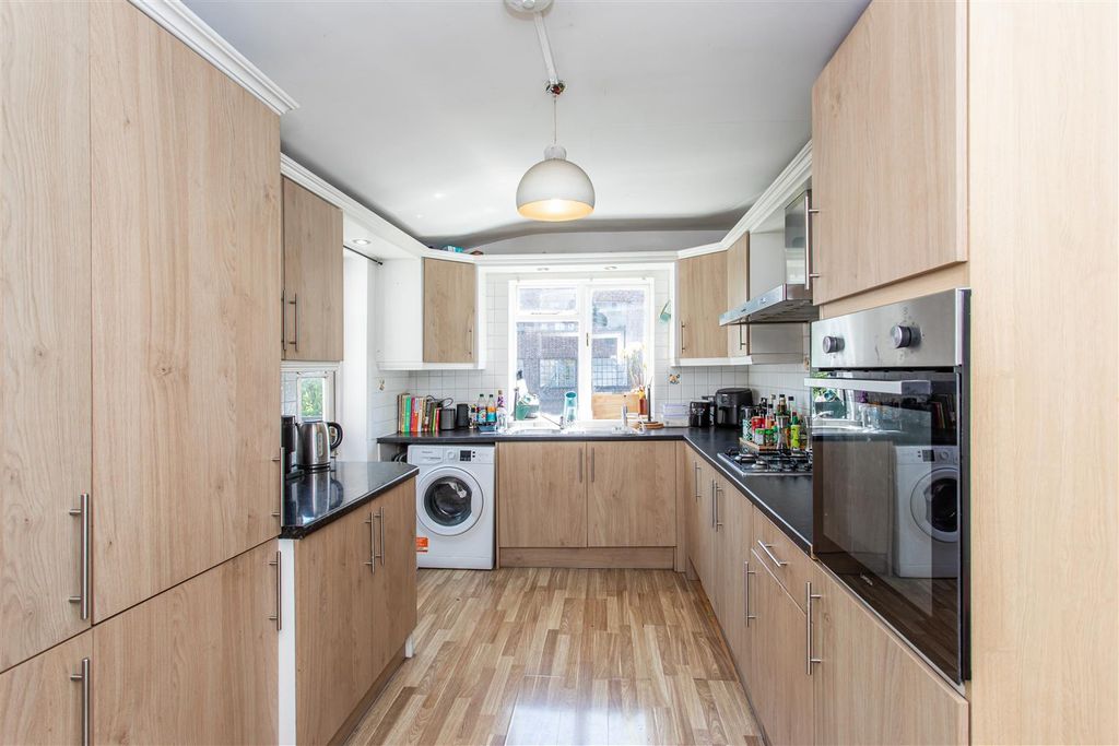 Property photo 3 of 15 Kitchen
