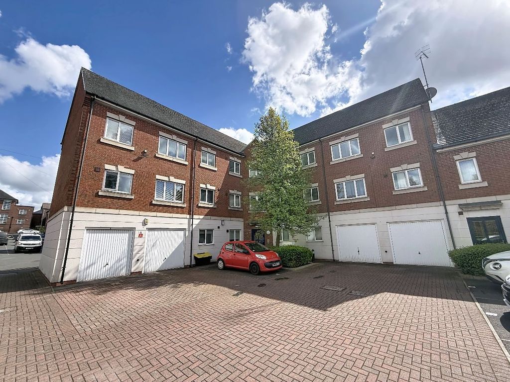 Property photo 2 of 12