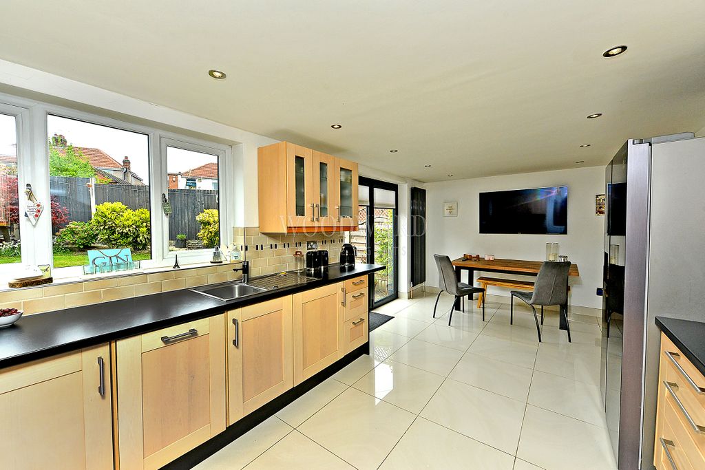 Property photo 2 of 19 Kitchen/Dining Room
